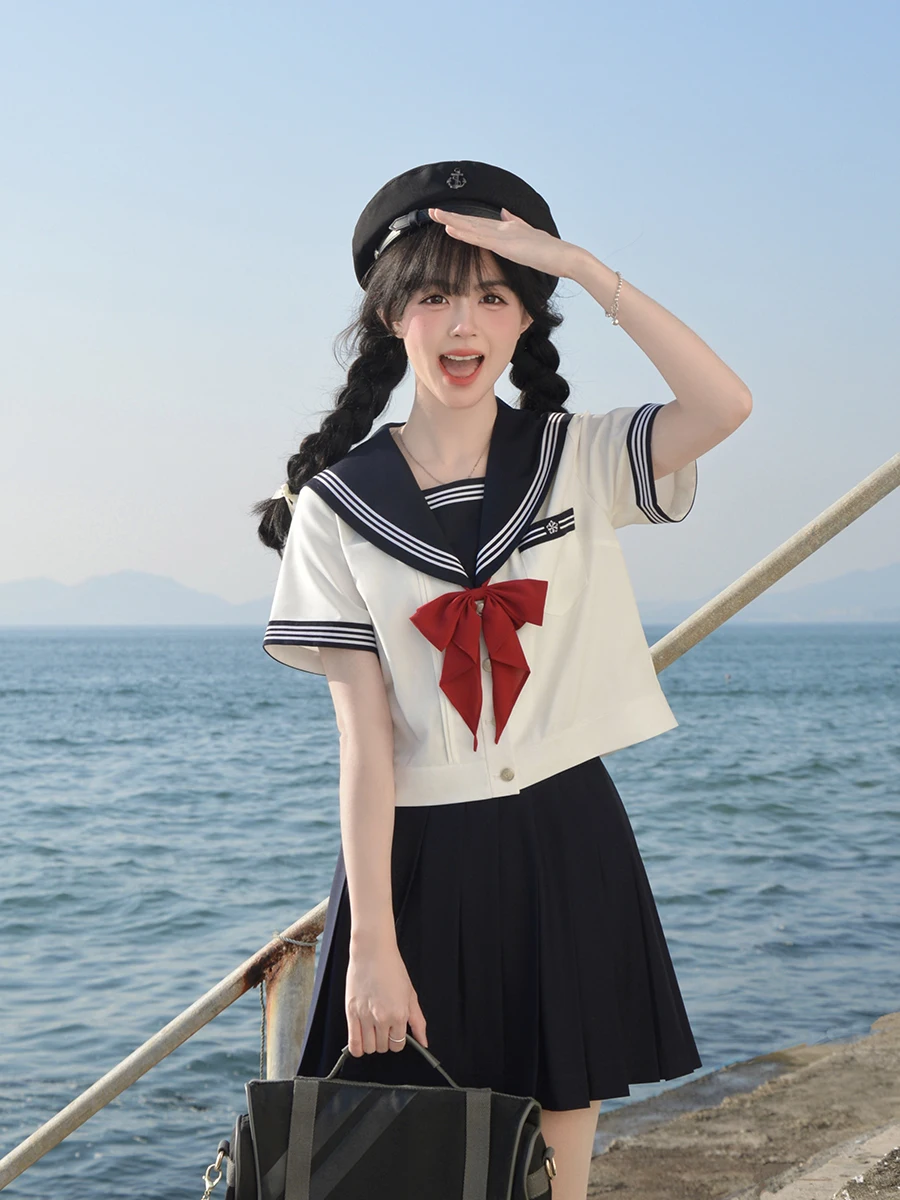 20度の高校生にぴったりな服装は？夏の通学スタイルを決めるための1つの答え