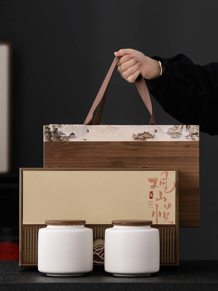 キッチンをスッキリ整理！収納グッズおすすめ｜陶器製茶葉ボックスで心の整理を実現