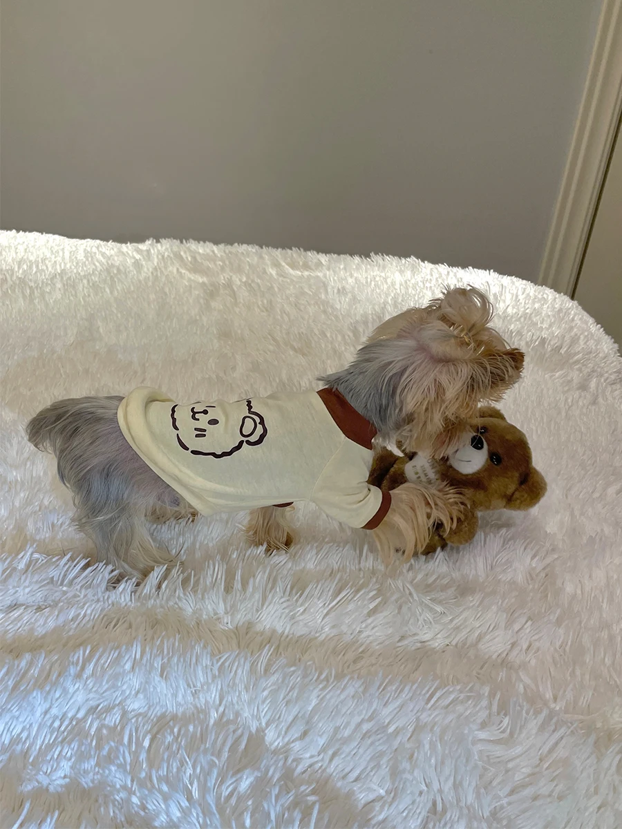 犬猫用Tシャツ：純綿ロゴプリントで夏の快適さを実現