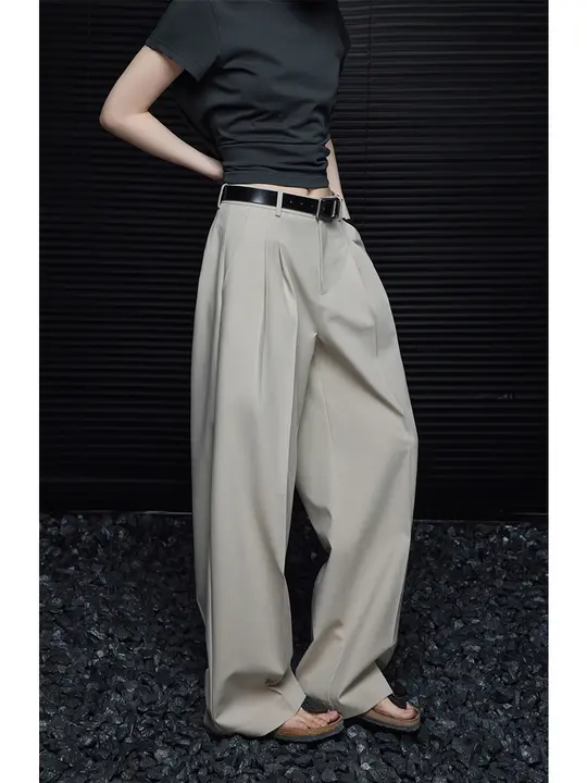 カーキ色 ウエストハイのワイドパンツ【ストレート・ゆったりシルエット・カジュアル】