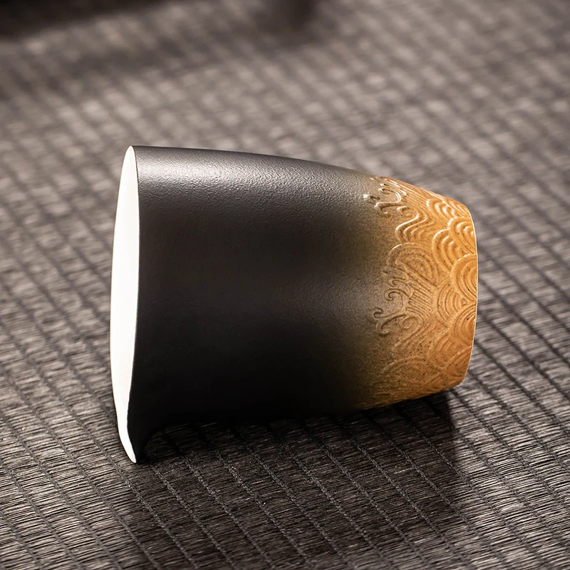 粗陶製公道杯：黒と黄色の「滄海」ティーカップで煎茶を安定して楽しめる