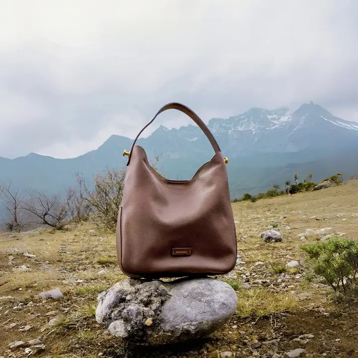 真皮製 レディースショルダーバッグ【大容量・バケツ型・カジュアルスタイル】