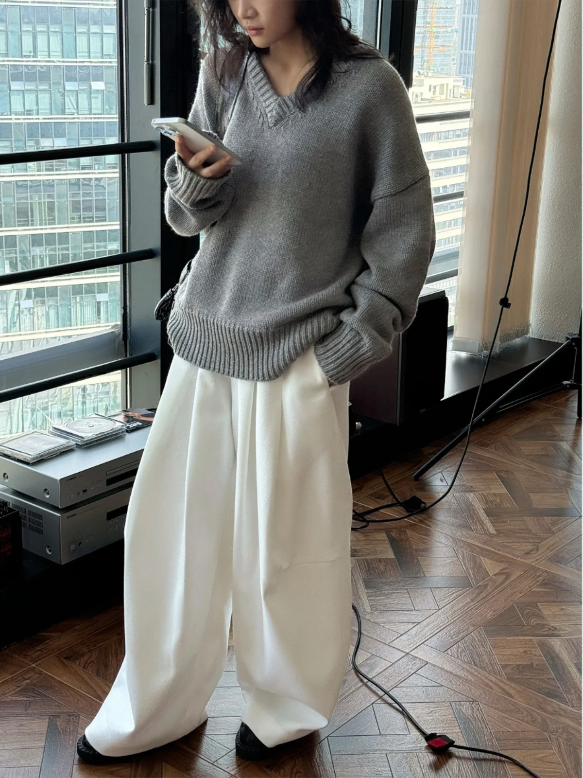 デザイン性のある秋春通勤用ハイウエストワイドパンツ【厚手・スリム効果・ハーレム風・シルエット】