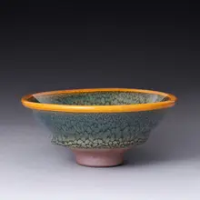 緑色の斑点が美しい建盞 斗笠杯【原鉱鉄胎・功夫茶具・ギフト用】