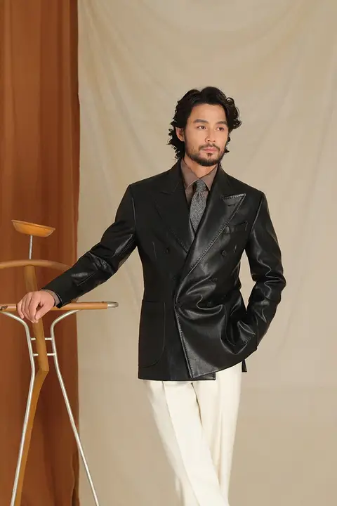 ヴィンテージ洗い加工のダブルブレストレザーコート【男性用・テーラードジャケット】