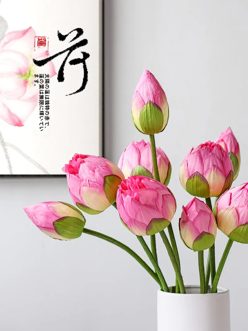 おうち時間を豊かにするおすすめアイテム｜リアルな蓮の造花と陶製アートの徹底比較