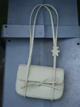 桃結びデザインの小型ショルダーバッグ【手提げ・横向き使用可】