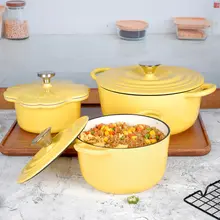 淡黄色の琺瑯鋳鉄製鍋【家庭用・ノンスティック・電磁炉対応・スープ用】