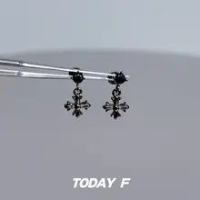 医療用チタン製イヤーカフ【黒色・アレルギー対応・脱着不要】