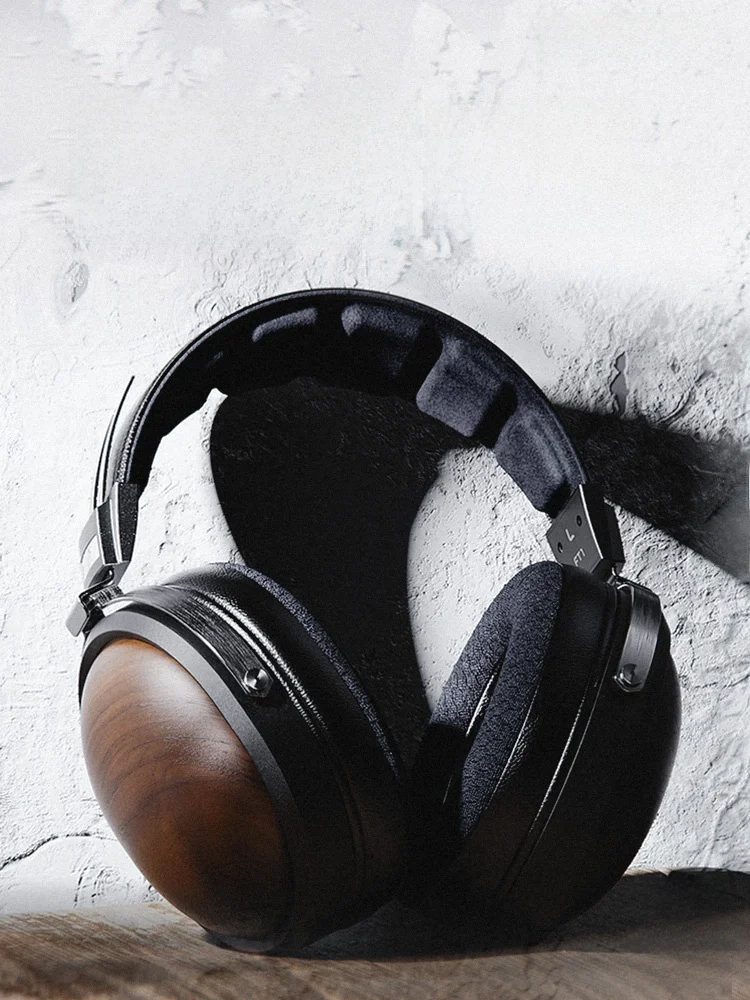 フィオ BTR17 ヘッドフォン：Hi-Fi 音質を実現する木製大口径有線ヘッドホンの実態