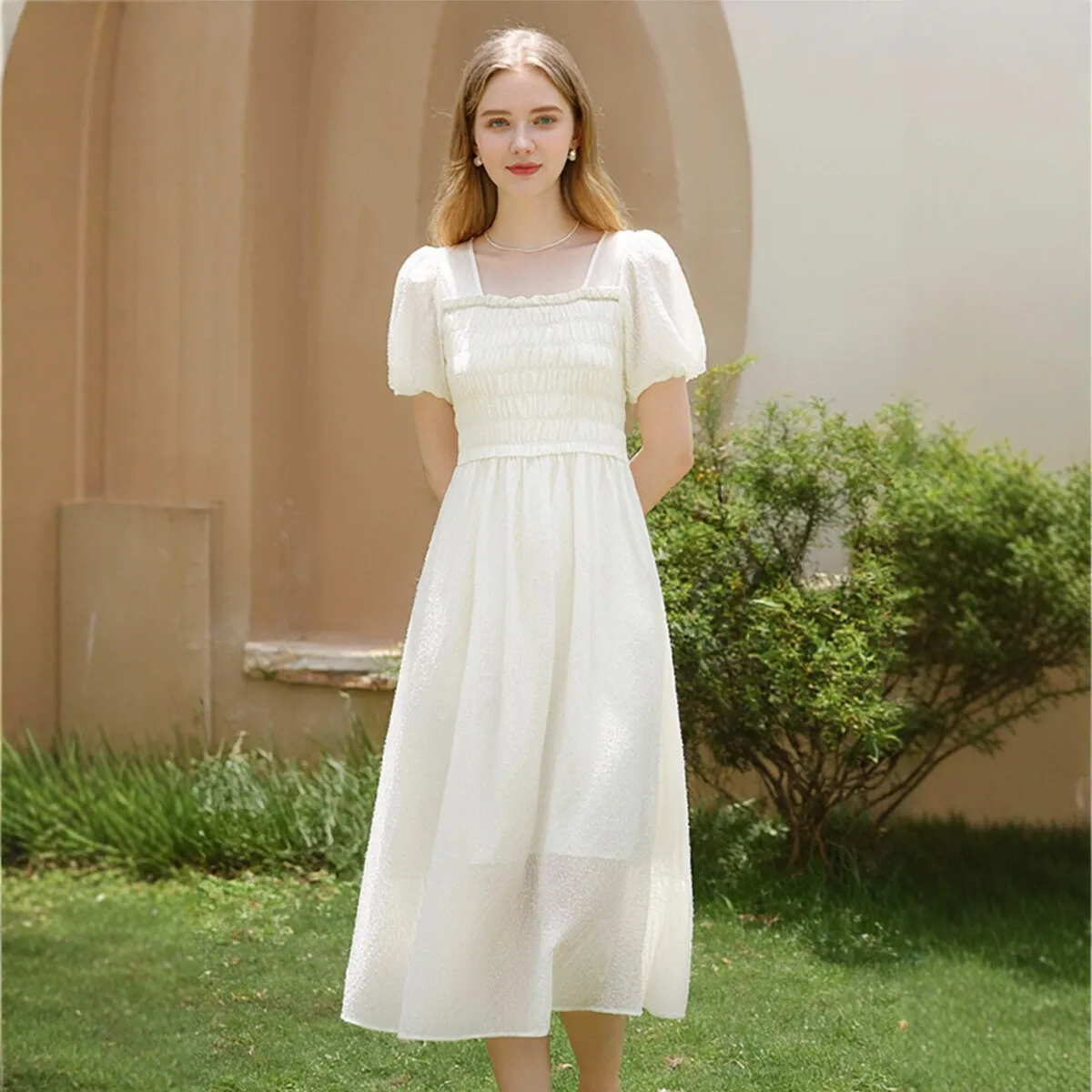 夏の1着で完結する、通勤とレジャーを両立するワンピースは？