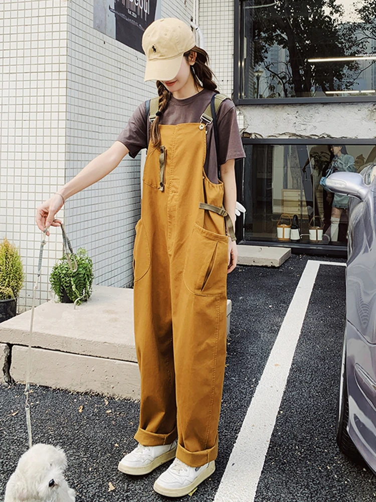 ビアガーデンで汗をかきにくい服装を選ぶには？南瓜色の工装サロペットが解決するリアルな悩み