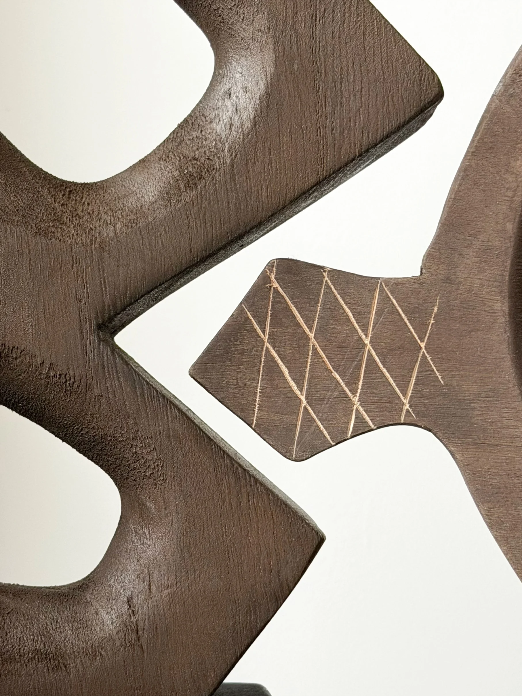 侘寂風無垢材トレー：teak woodとtray tableの違いを解説