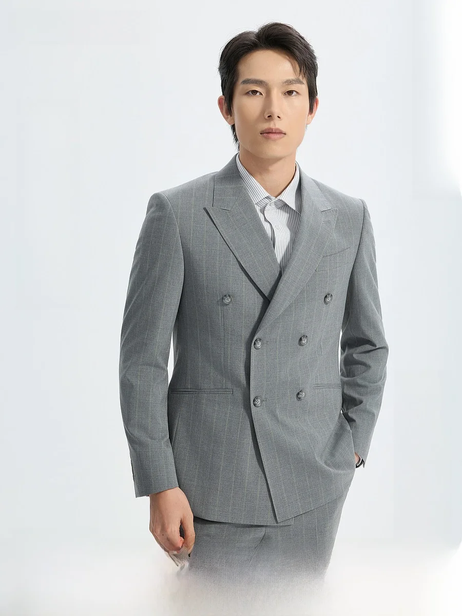 40代の春服選びで迷うなら、この1着が救う理由は？