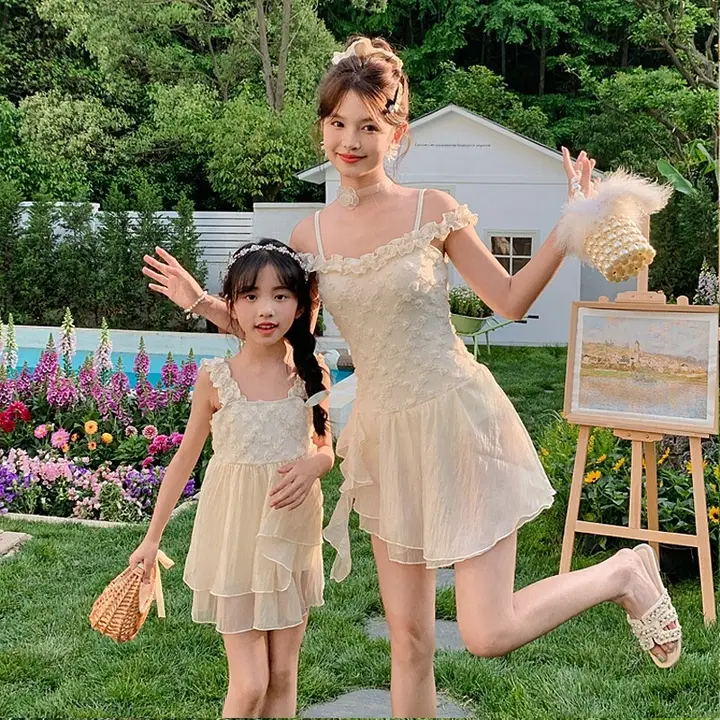 おしゃれな親子用水着【母娘向け・スカートデザイン・ワンショルダー・高いデザイン性】（セットアップ対応）