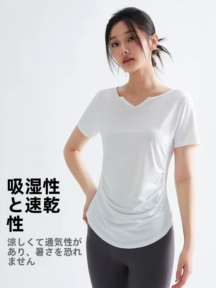 女性用トレーニング半袖Tシャツ：汗をかいても臭わない服としての実用性と性能