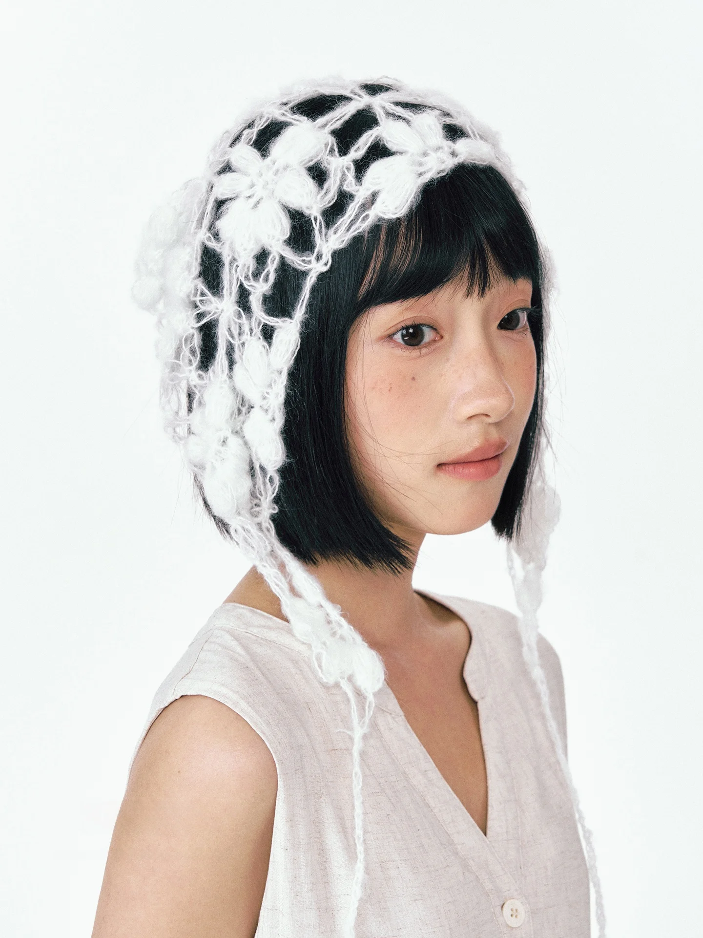頭にバンダナ どうやってつける？モヘア三角巾【レース編 み・フォト撮影用】の実用ガイド