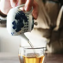 青花白菜模様の陶磁器茶器【詩文泡茶器・蓋碗・スプーン付き】