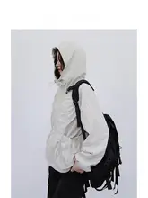 軽量なレディース登山ジャケット【春秋用・防紫外線・多機能ウインドブレーカー】（セットアップ対応）