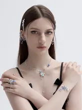 手作り青い星のブレスレット【星モチーフ・軽やかなデザイン】