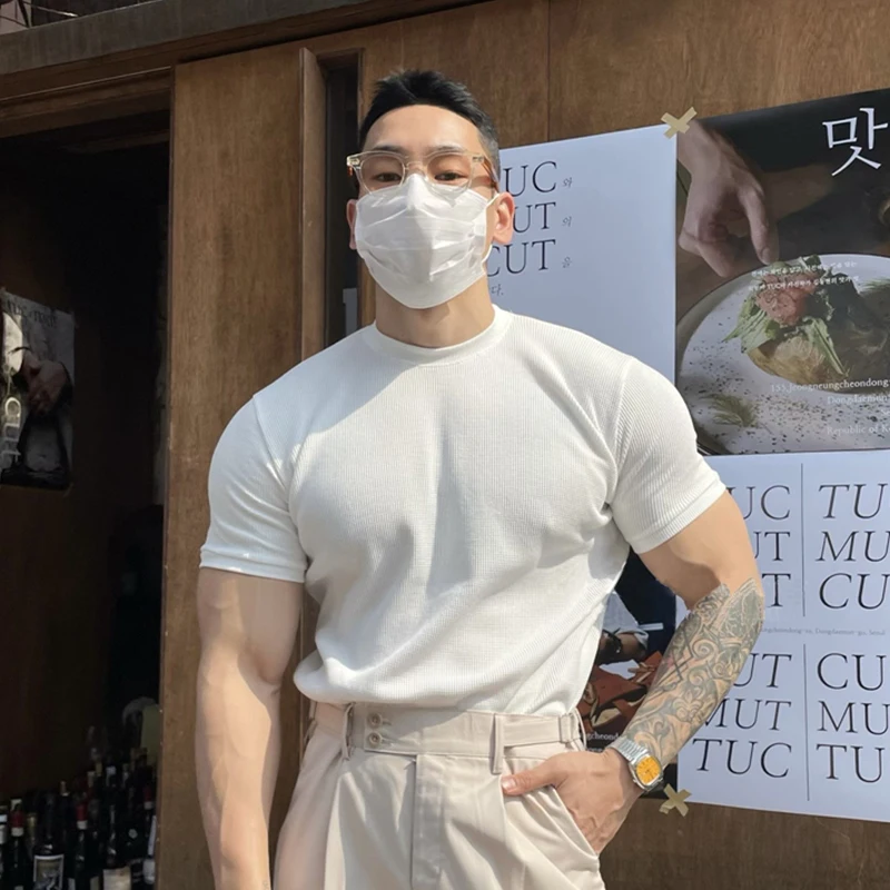 メンズ夏用Tシャツは、カットオフとどう選ぶべき？