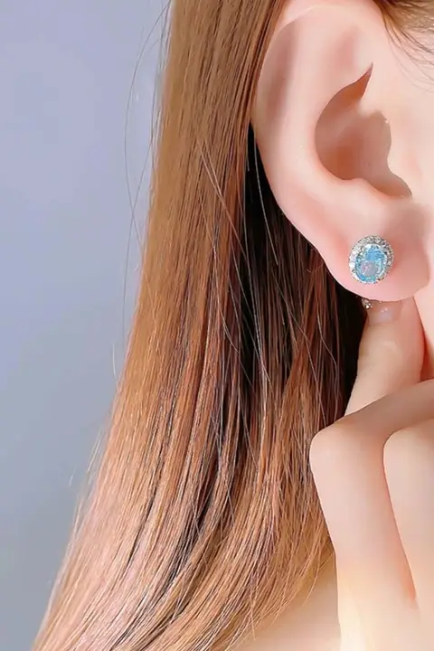 洗練されたデザインの海ブルーストーンピアス【925銀・ゴールドコーティング・高炭素ダイヤ仕様】