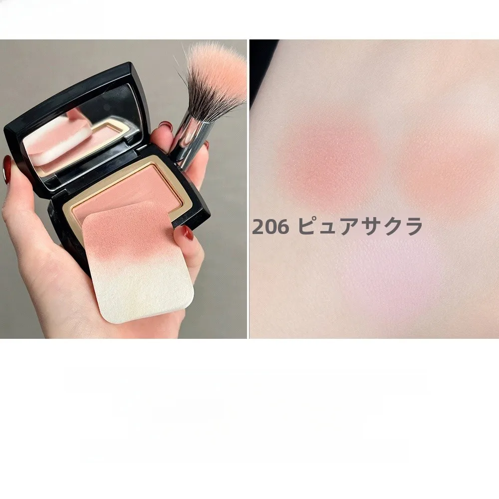 今っぽいメイクで輝きを出すには、色にこだわったチークパレットが鍵！