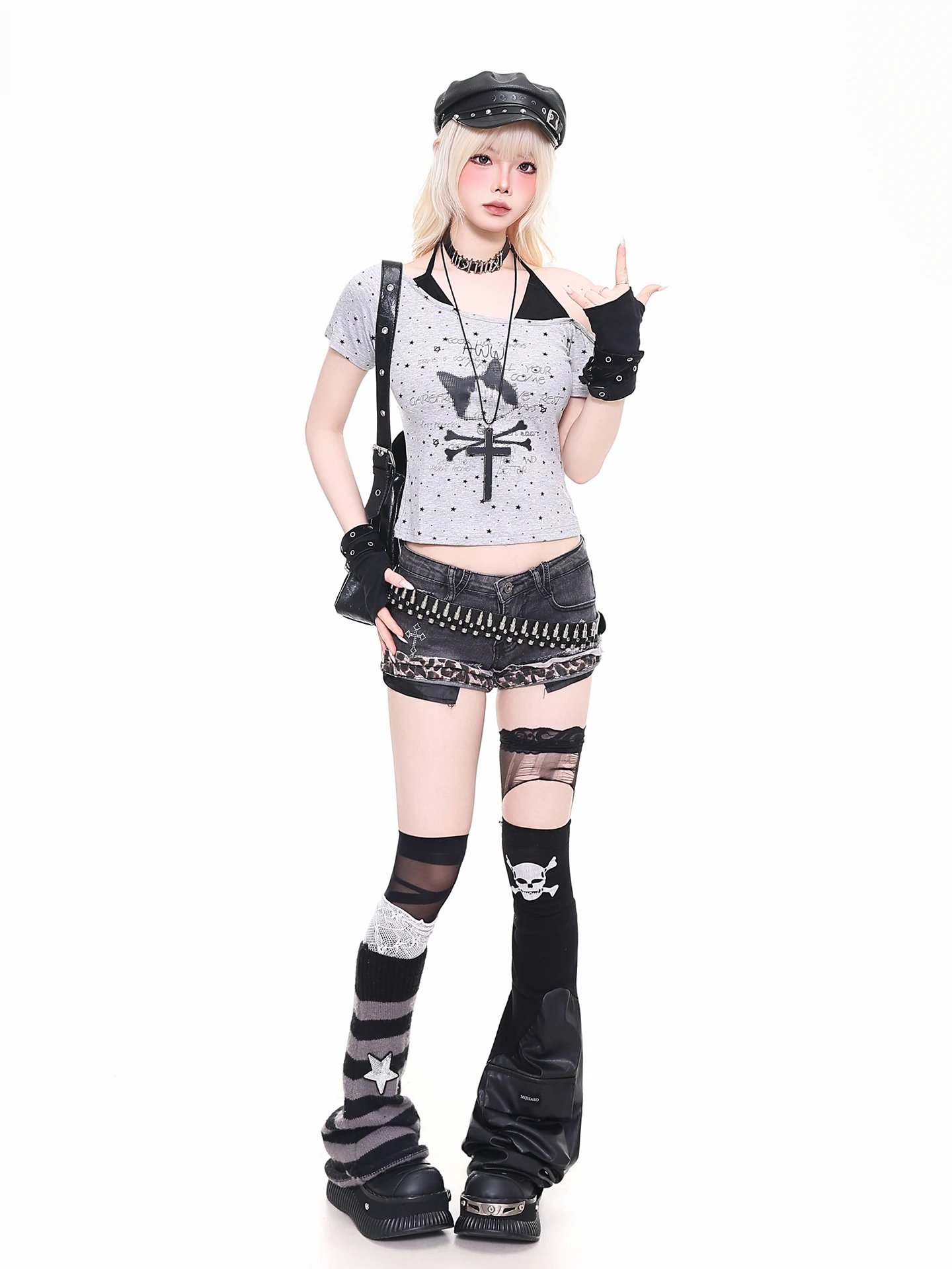 「Tシャツを飾るハンガー」を選ぶべき理由は？少女風のドット柄が夏のスタイリングを彩る