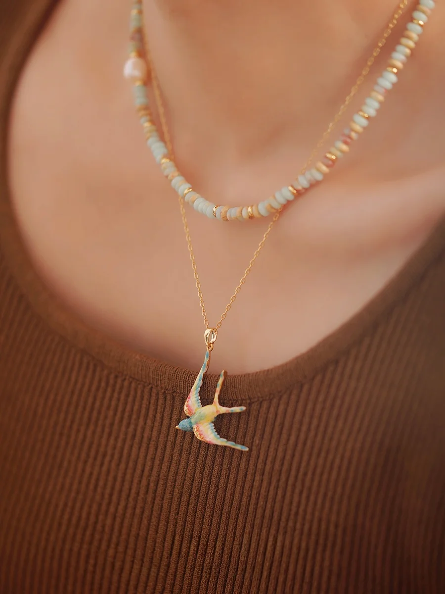 燕子デザイン エナメル2重ネックレス：20代女性に最適なミニマリストスタイルの選択肢