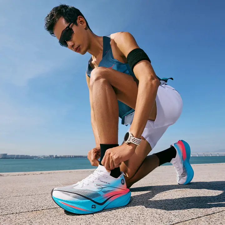 ERKE ランニングシューズ【カーボンプレート・競技用・ロードランニング・メンズ】