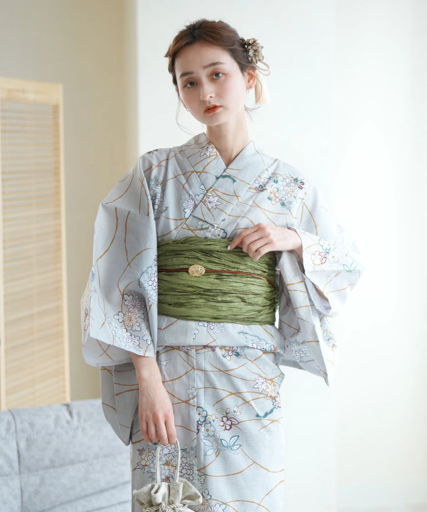 春の桜を着てみたい？日本の伝統和服に魅了されたら、どう選ぶ？