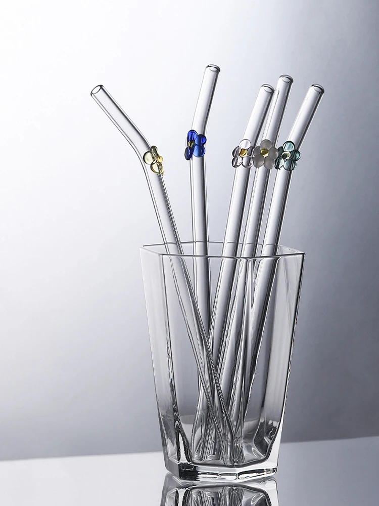 耐熱ガラス製ストローはいつから使えるのか？花柄カップ用の実用性と使用条件を解説