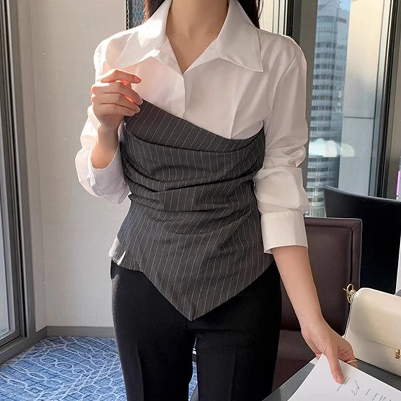 センターパート 服装 とは？厳選3選で通勤・ホームシーンを完璧に整える方法