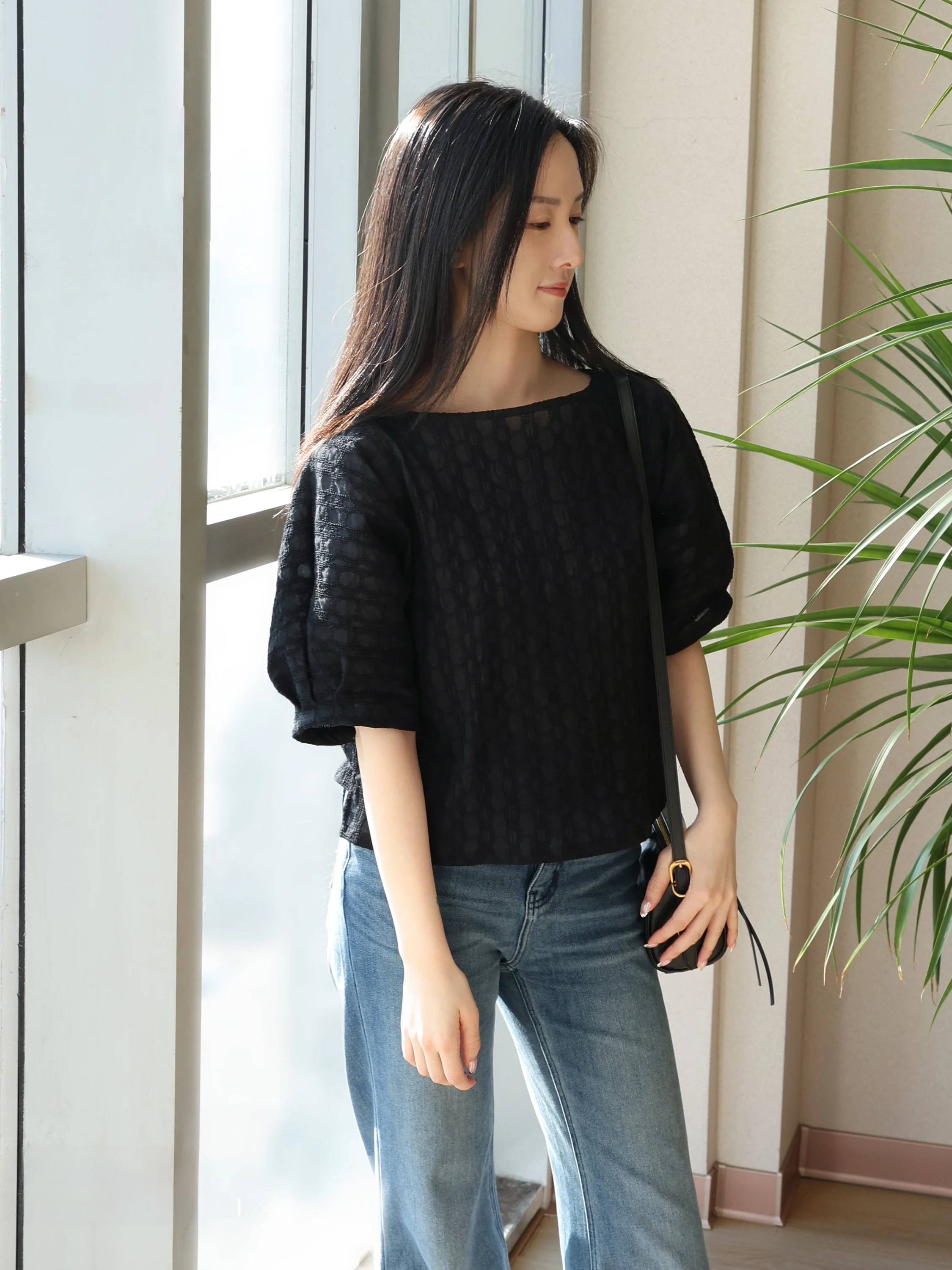 純コットンのプリーツ刺繍生地：手作りに最適な立体感デザインの特徴と実用性