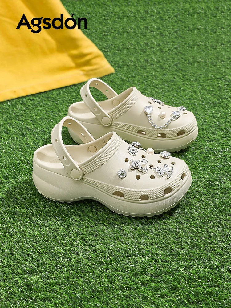 足が疲れないサンダルを選ぶには？厚底・通気性・滑りにくいがキモな1本が今夏のベスト選択