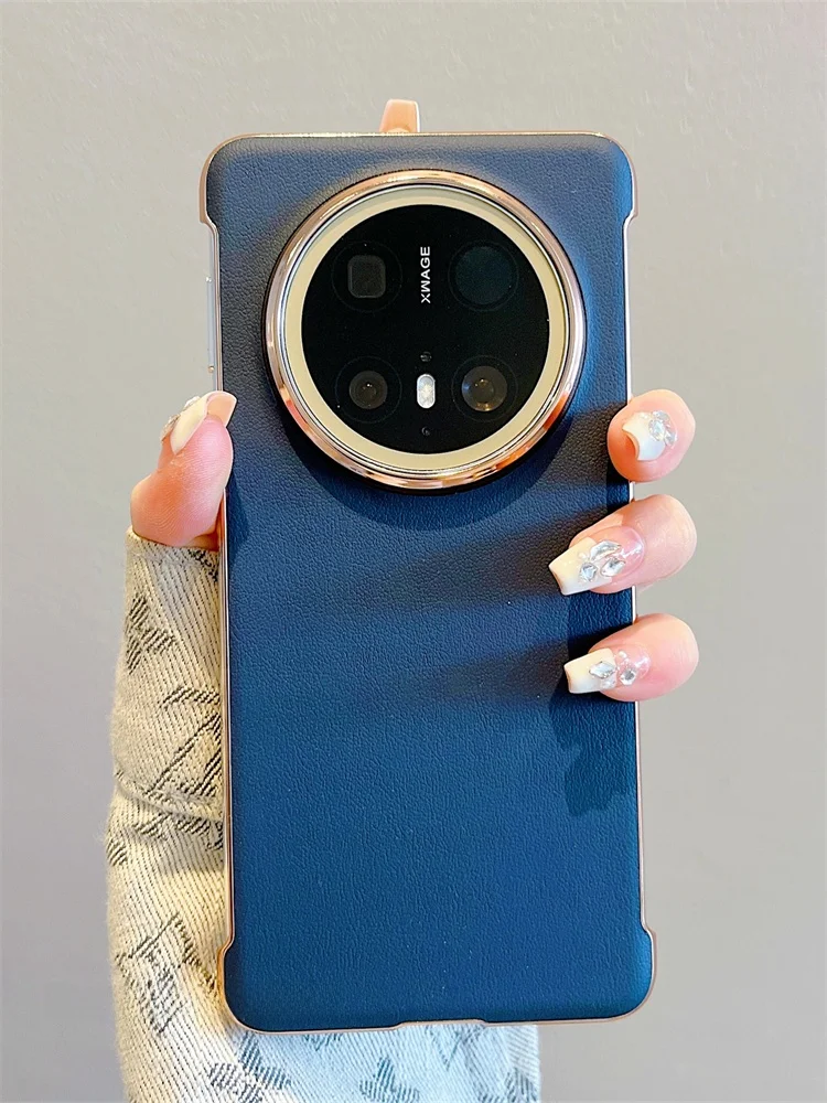 高級感あふれる素皮スマートフォンケース：ガジェットケースに何を入れるのか