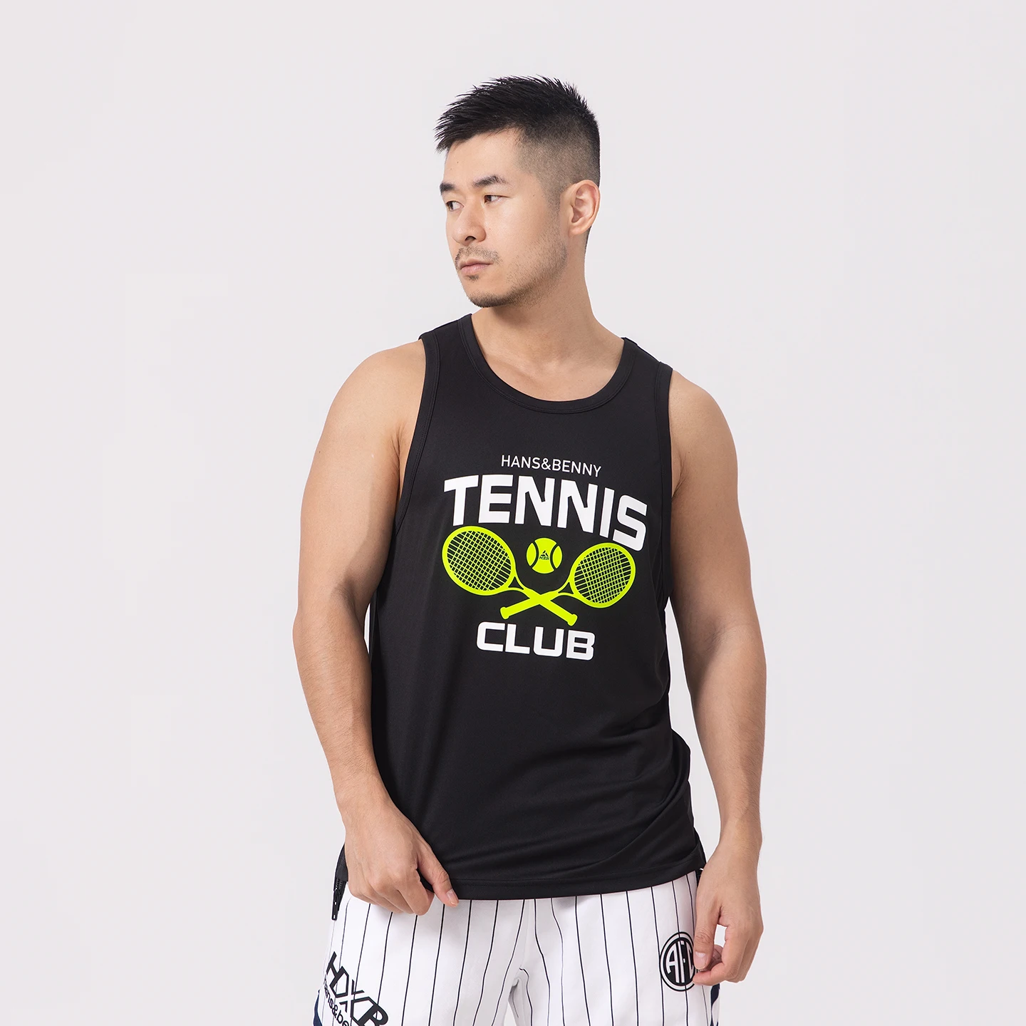 40代のテニスウェア選びで迷うなら、この1点が救いになる？