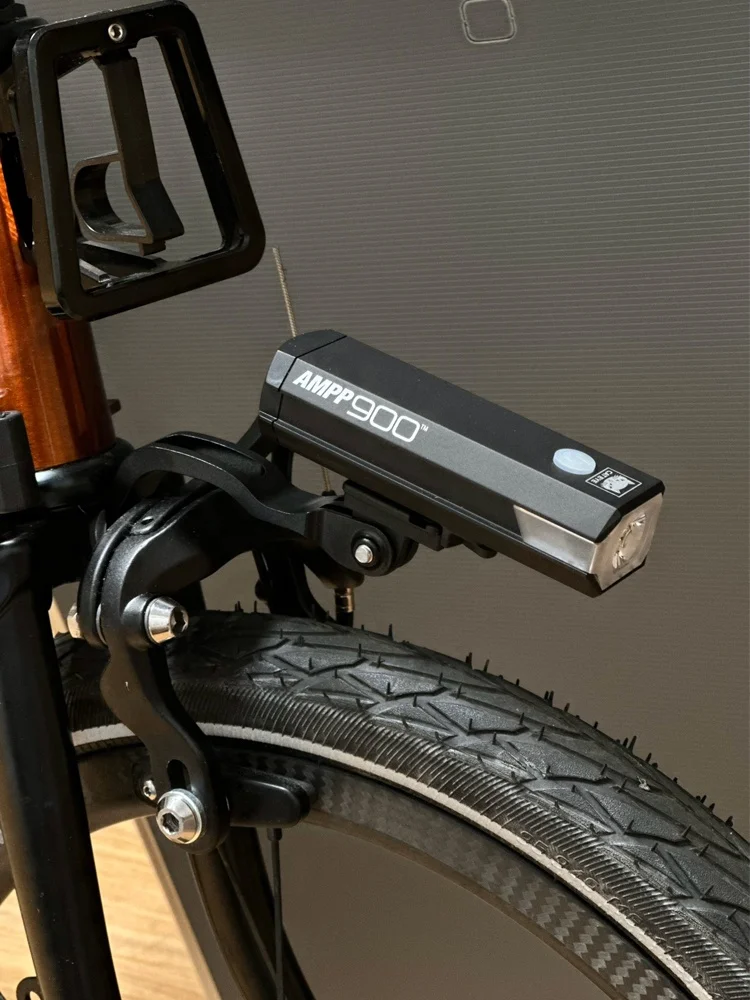 USB充電対応の折りたたみ自転車用前照灯：夜間走行に最適な500ルーメン照射を実現