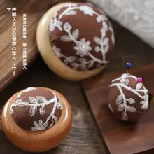 ハンドメイドDIY刺繍針収納用木製底座【実用的なデザイン・布製の針挿し】