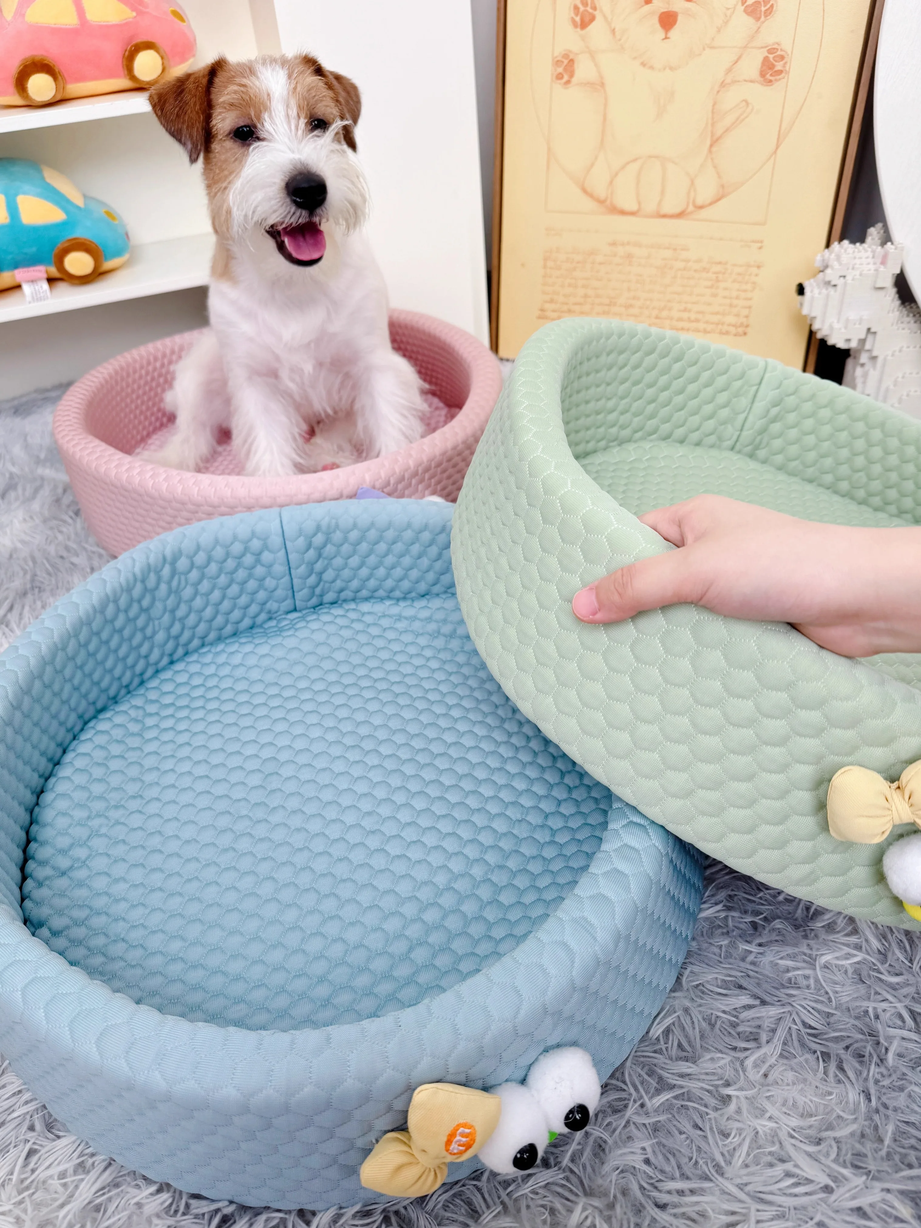 夏用ペットクッション：涼感マットで小型犬・猫の快適な足元を実現