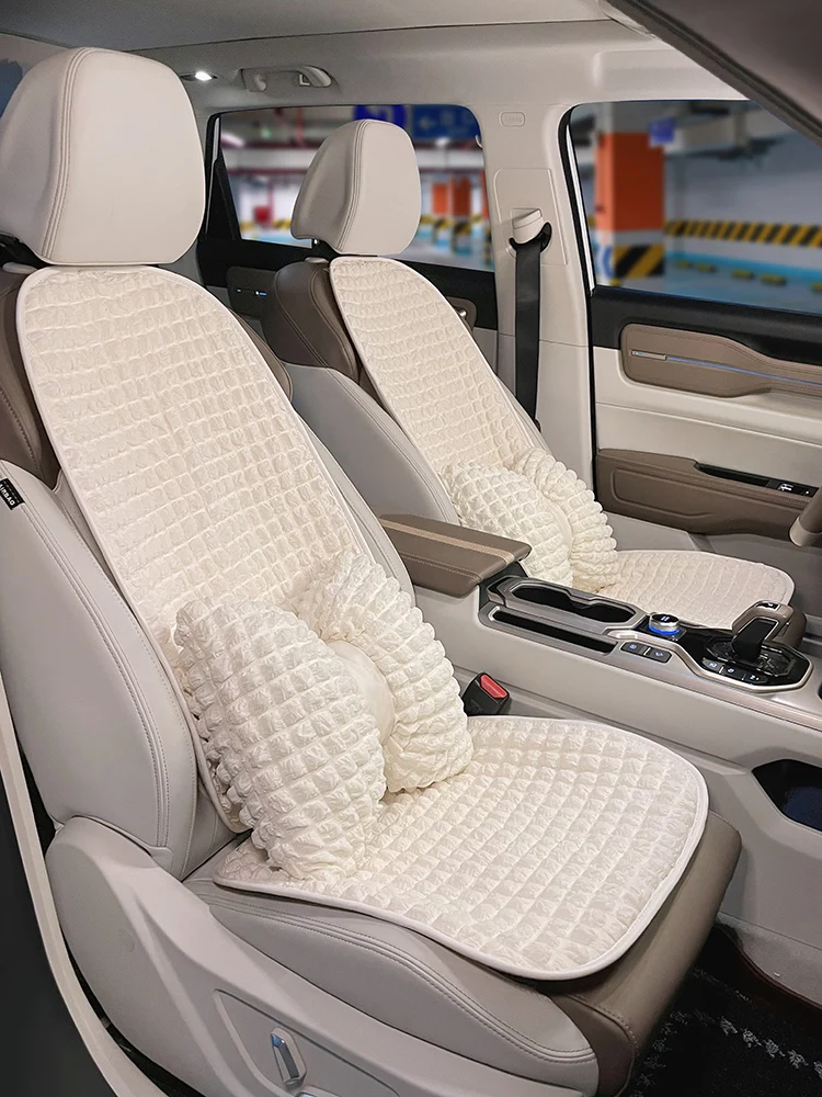 可愛いデザインのカーシートマット：通気性と夏用性を備えた泡芙格スタイルの実用性解析