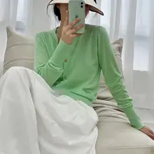 春秋用 レディース メタルボタン付き ニットカーディガン【ショート丈・カジュアルスタイル】