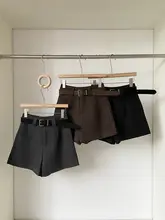 高腰デザインのAラインカジュアルショートパンツ【レディース・皮ベルト付き・冬用・ワイドレッグ】（セットアップ対応）