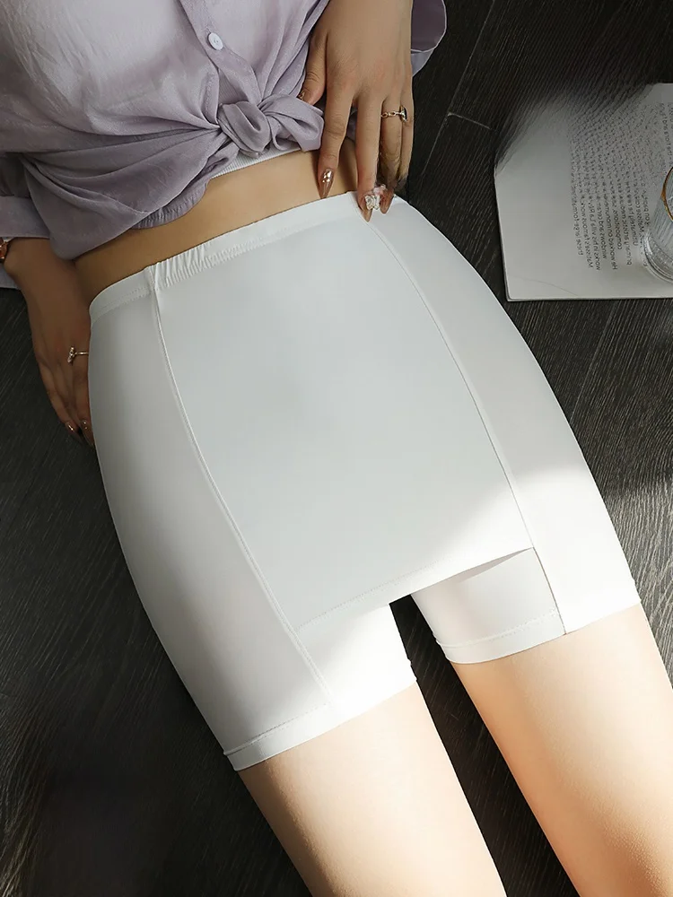 吸収ショーツは本当に必要？それともパンツに頼るべきなのか？