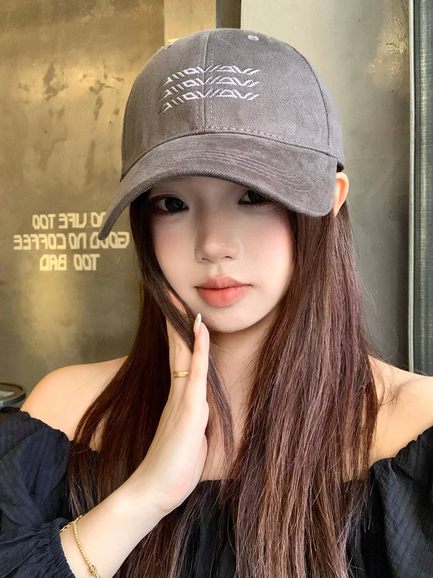 50代の男性が選ぶ、オシャレな帽子とは？ベリーショートヘアやボブヘアにも似合うキャップの選び方