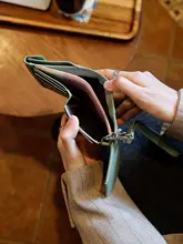 本革製 レディース三つ折り財布【ショートタイプ・高品質牛革・カードポケット付き】