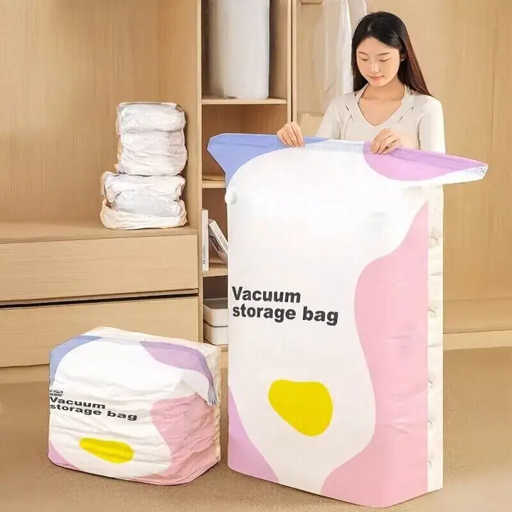 立体真空圧縮袋【羽毛服・布団・衣類収納用・省スペース・穴あけ不要】