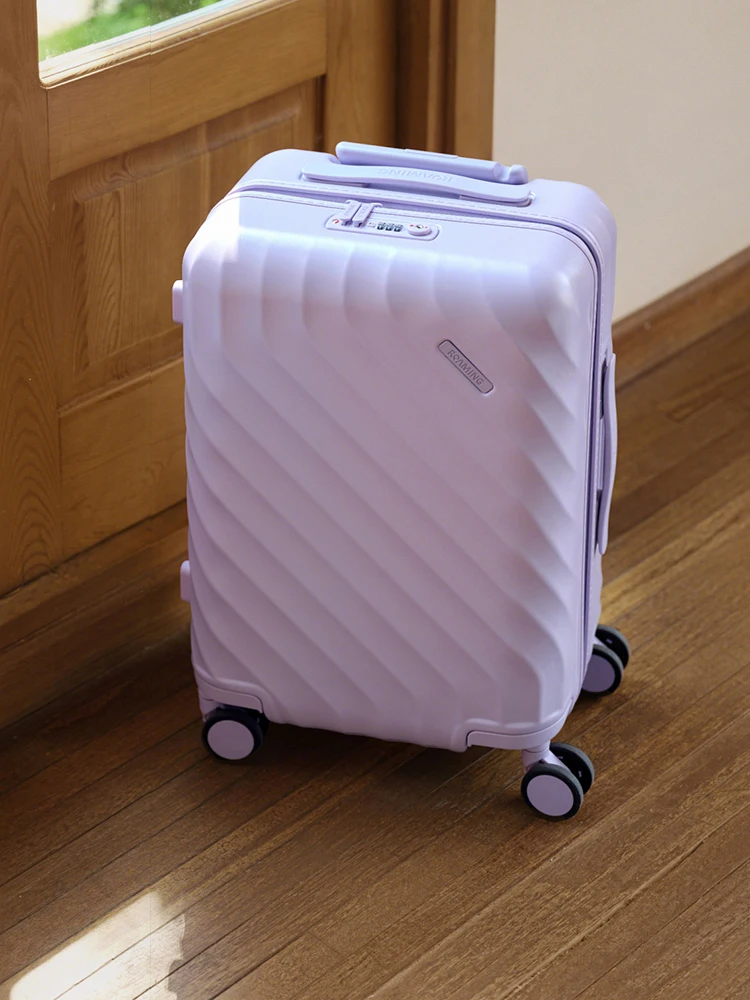 高性能スーツケース20リットルサイズ：2泊3日旅行に最適な収納性能と軽量設計の実態