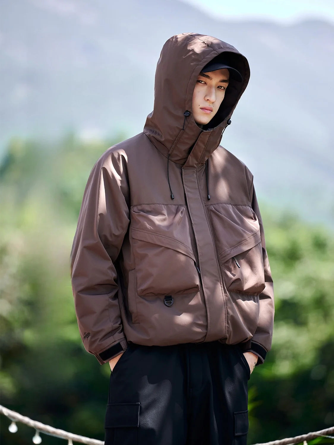 all weather parka とダウンジャケットの違いは？本当の使い勝手を知るための1つのアイテム