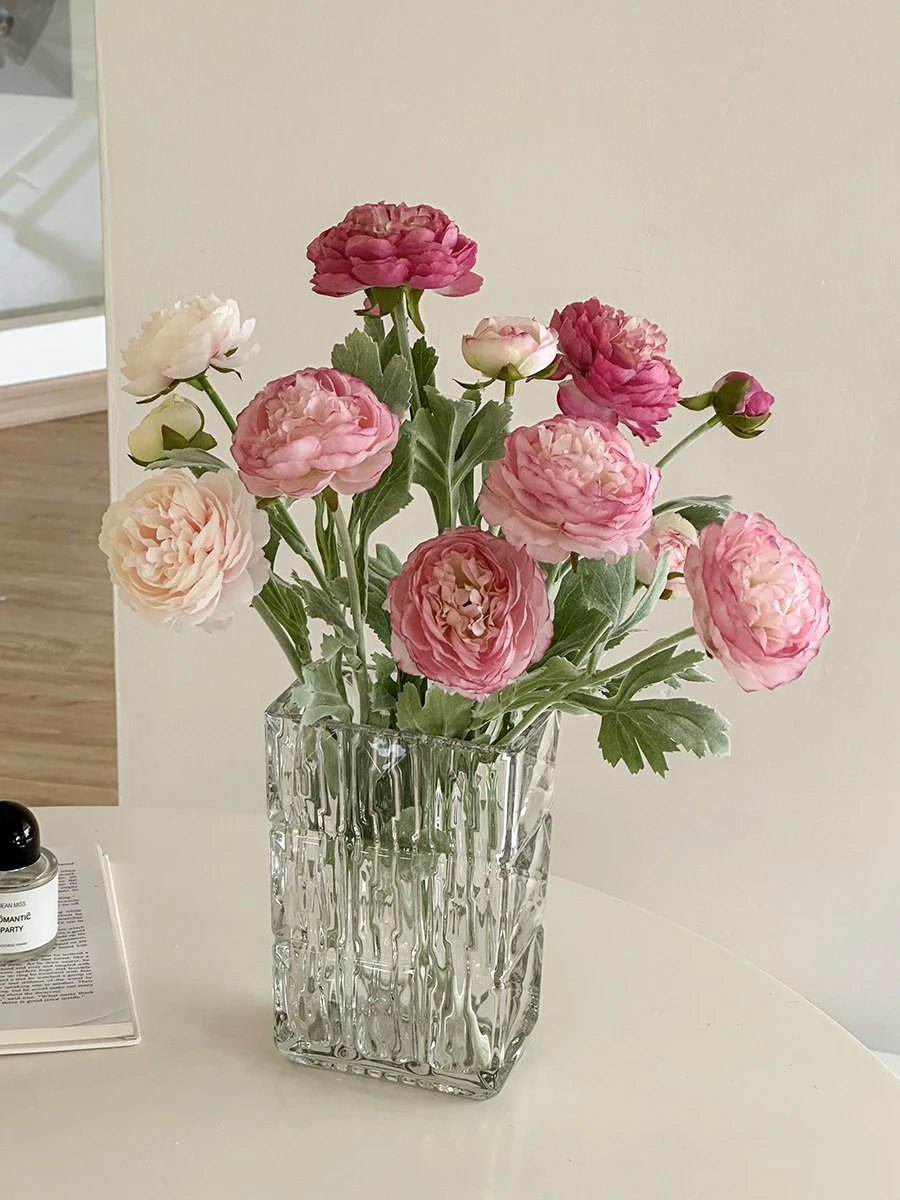 イースター飾りを選ぶときに迷うなら、この1つの花が解決する？